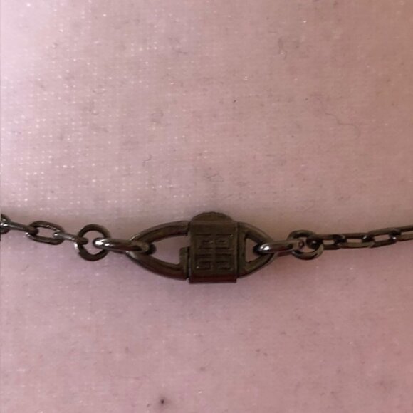 GIVENCHY Signed Ruby Red Crystal Pendant Silvertone Necklace Vintage 16" - Picture 15 of 16